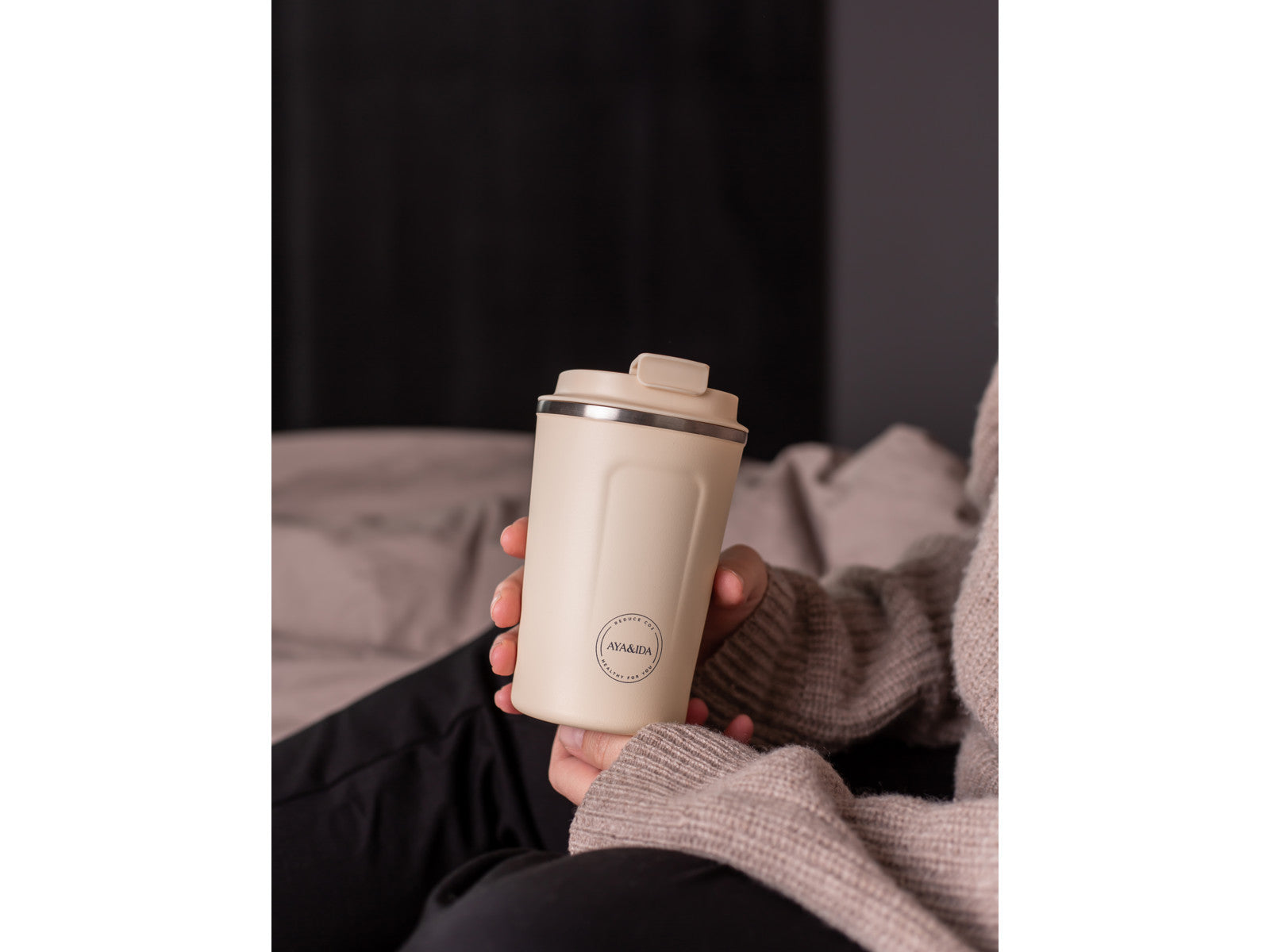 Kop i design, til kopholer i bil - Hvid  med låg